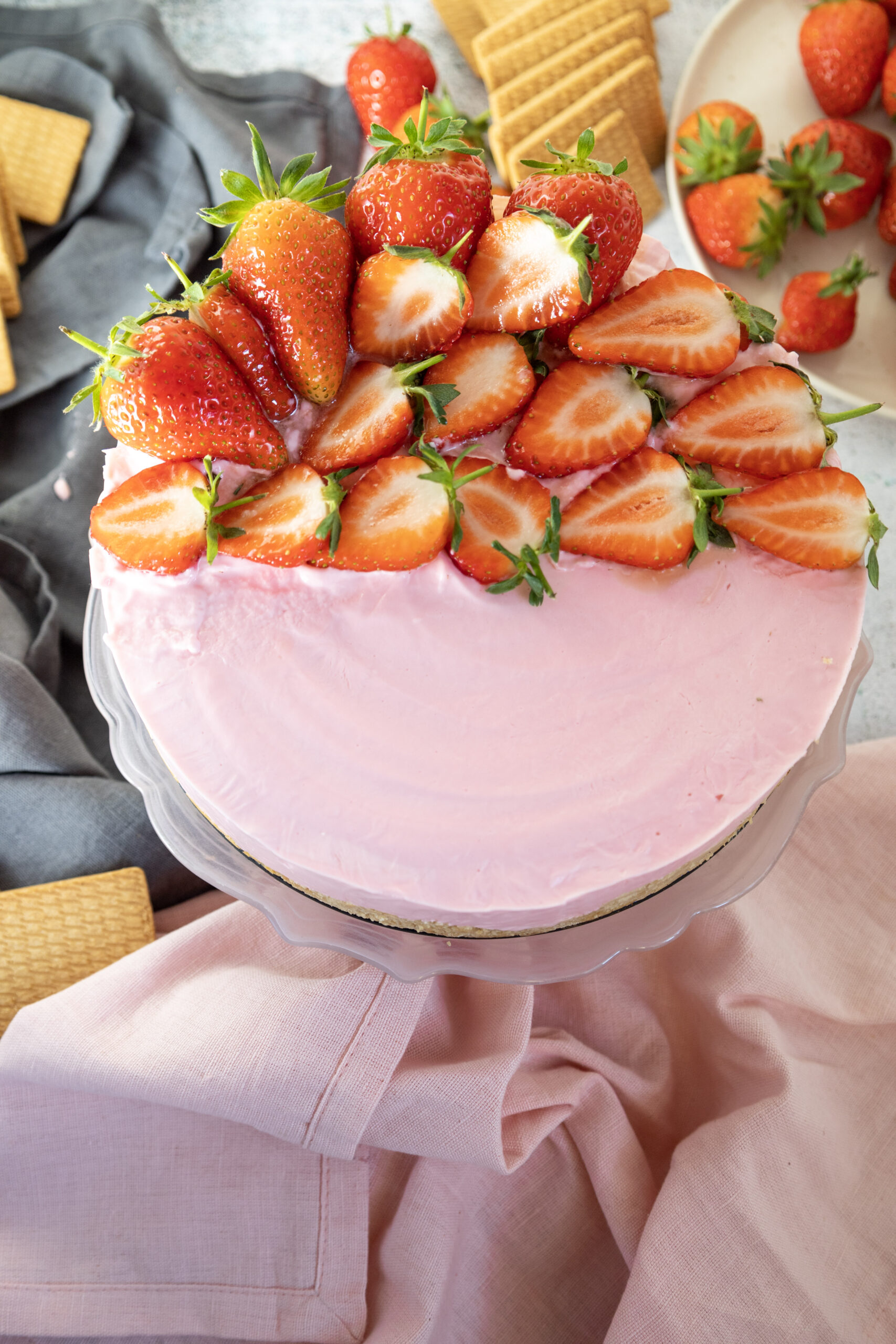 fresh strawberry cheesecake