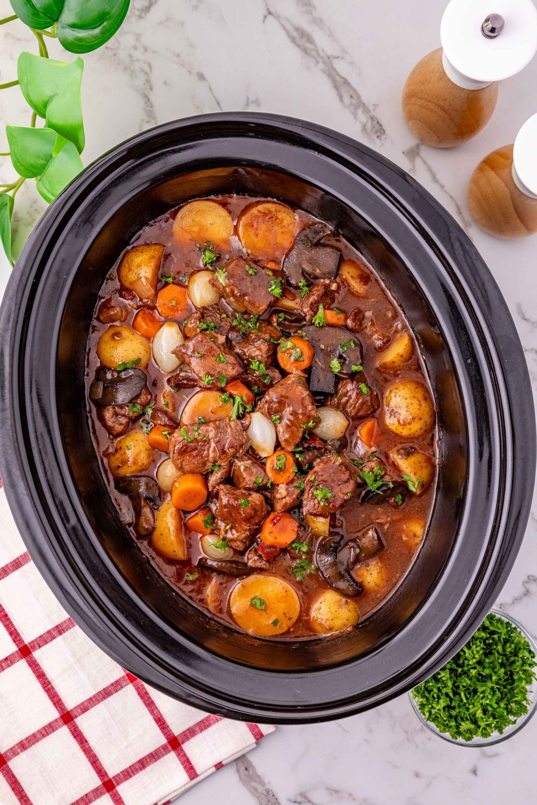 slow cooker beef bourguignon