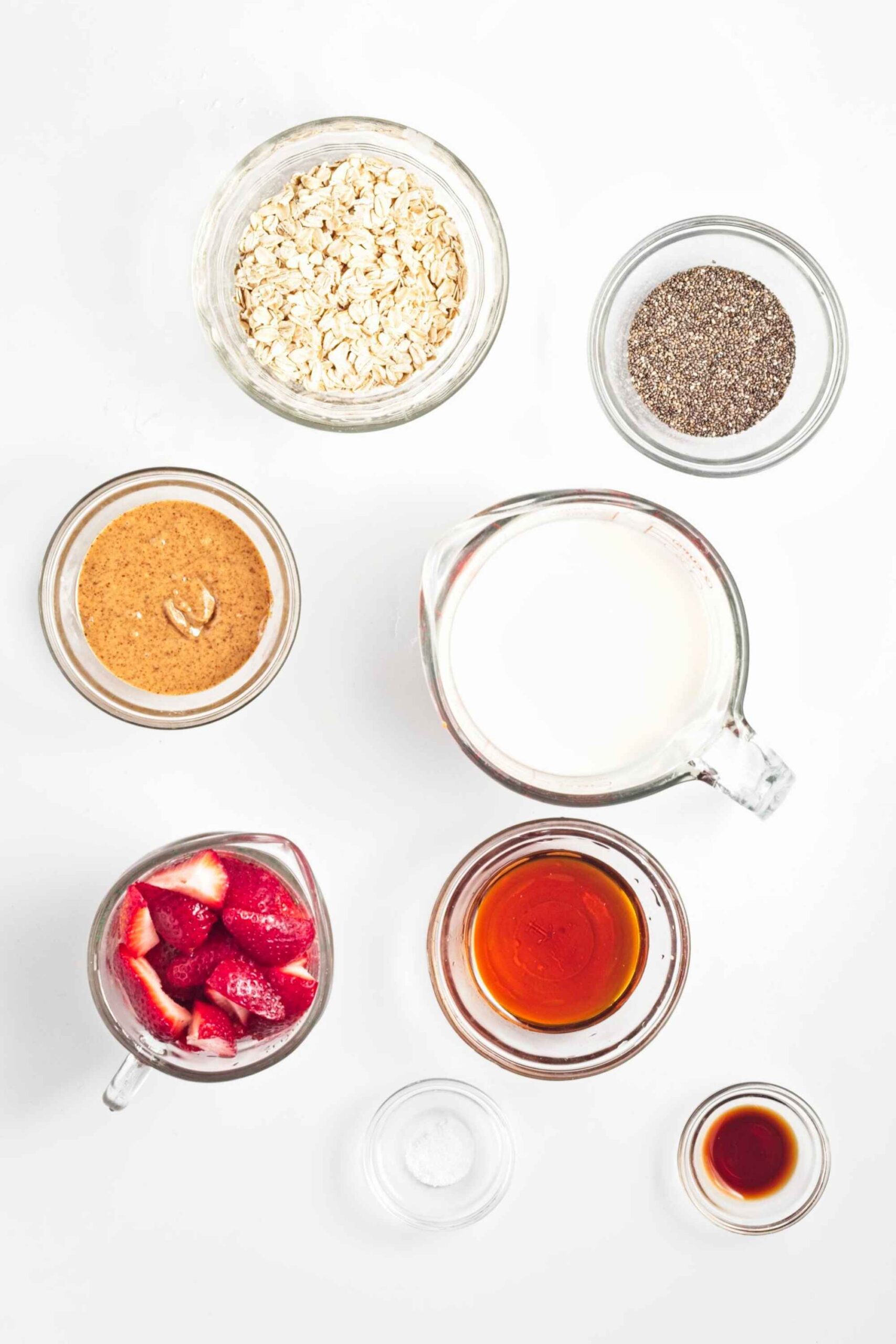strawberry almond overnight oats